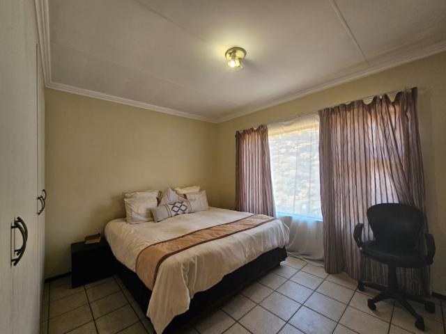 2 Bedroom Apartment / Flat For Sale in Winchester Hills