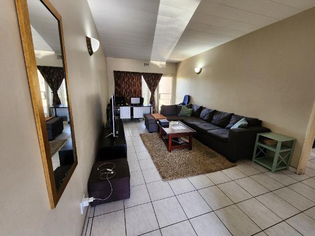 2 Bedroom Apartment / Flat For Sale in Wychwood