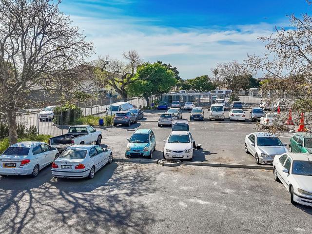 2 Bedroom Apartment / Flat For Sale in Townsend Estate