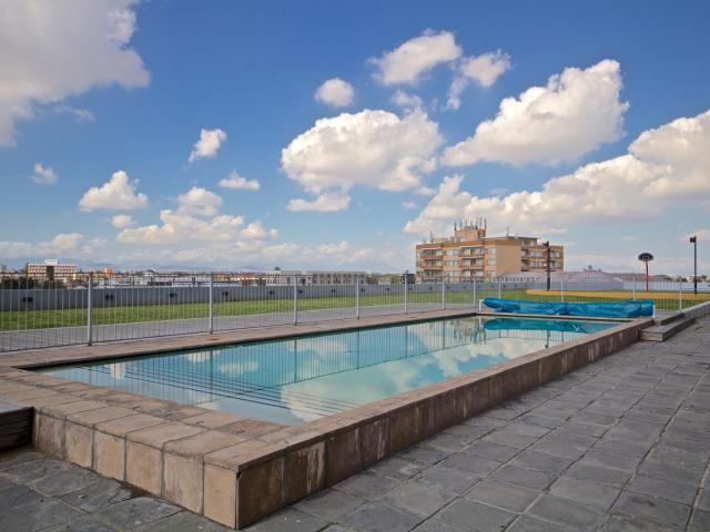 2 Bedroom Apartment / Flat For Sale in Townsend Estate