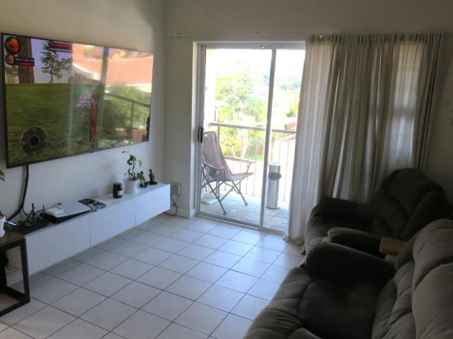 2 Bedroom Apartment / Flat For Sale in Table View