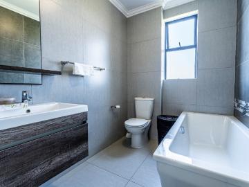 2 Bedroom Apartment / Flat For Sale in The Hills Game Reserve Estate