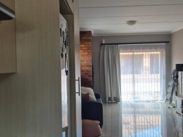 Apartment for sale in Tlokwe Local Municipality - Grill