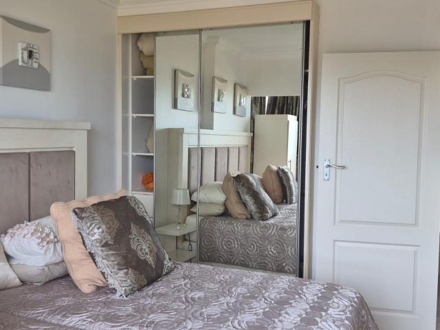 2 Bedroom Apartment / Flat For Sale in Umhlanga Central