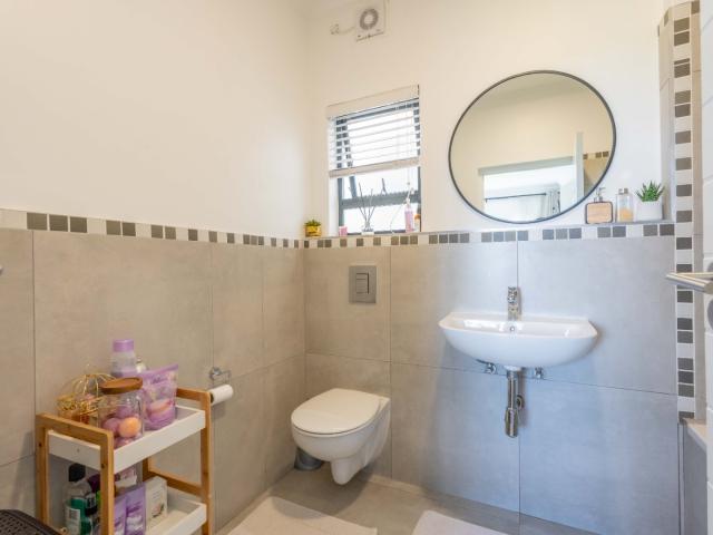 2 Bedroom Apartment / Flat For Sale in Umhlanga Ridge