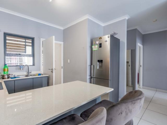 2 Bedroom Apartment / Flat For Sale in Umhlanga Ridge
