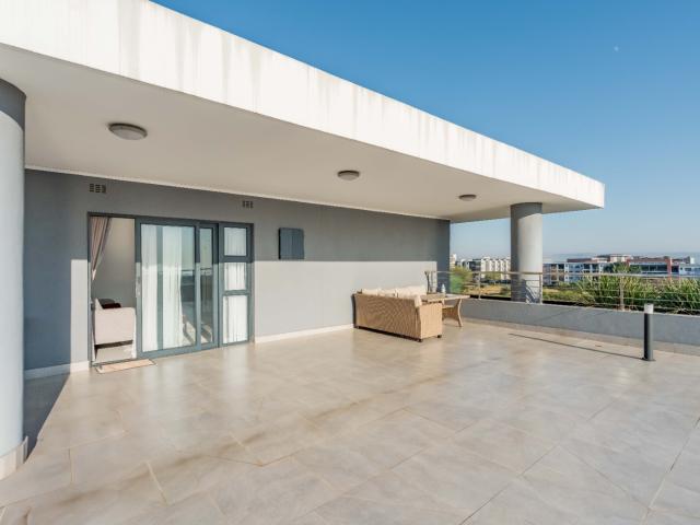2 Bedroom Apartment / Flat For Sale in Umhlanga Ridge