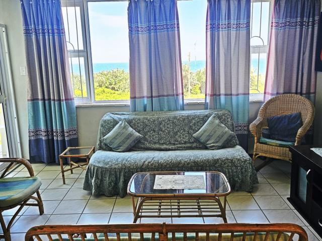 2 Bedroom Apartment / Flat For Sale in Uvongo Beach