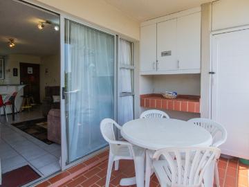 2 Bedroom Apartment / Flat For Sale in Uvongo Beach