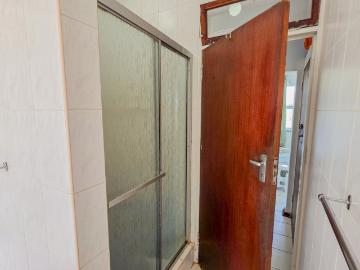 2 Bedroom Apartment / Flat For Sale in Uvongo Beach