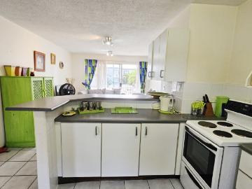2 Bedroom Apartment / Flat For Sale in Uvongo
