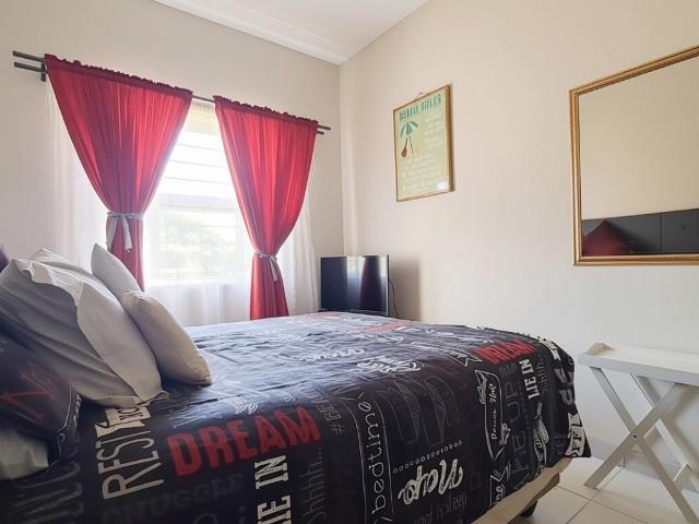 2 Bedroom Apartment / Flat For Sale in Uvongo