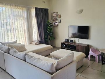 2 Bedroom Apartment / Flat For Sale in Uvongo