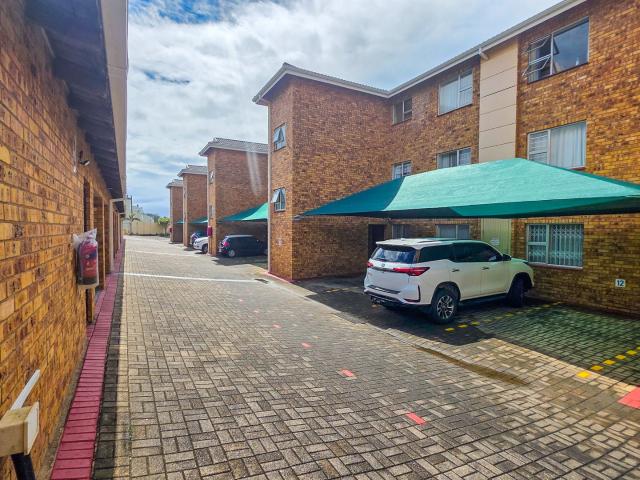 2 Bedroom Apartment / Flat For Sale in Uvongo