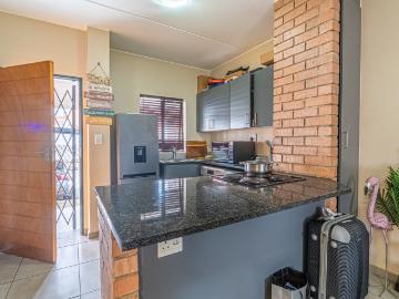 2 Bedroom Apartment / Flat For Sale in Vorna Valley