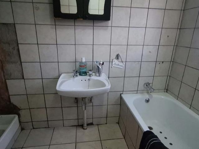 2 Bedroom Apartment / Flat For Sale in Vanderbijlpark CE 3