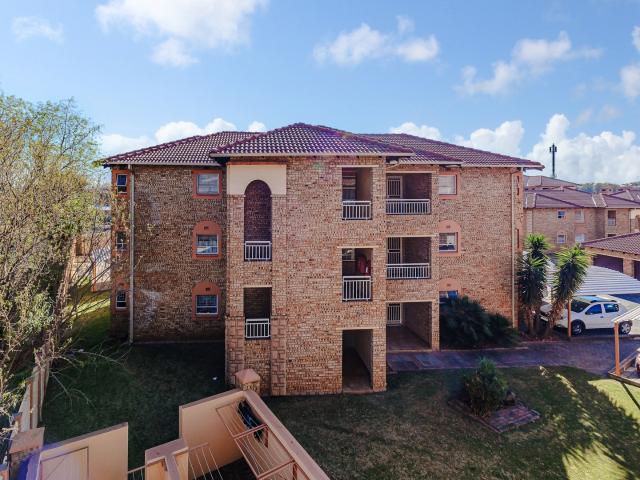 2 Bedroom Apartment / Flat For Sale in Vanderbijlpark SE