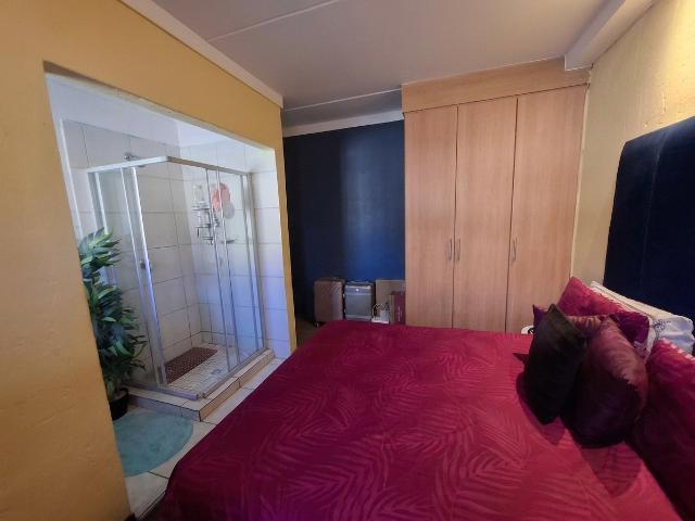 2 Bedroom Apartment / Flat For Sale in Vanderbijlpark SE
