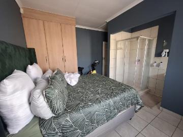 2 Bedroom Apartment / Flat For Sale in Vanderbijlpark SE