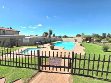 2 Bedroom Apartment / Flat For Sale in Vanderbijlpark SW 5