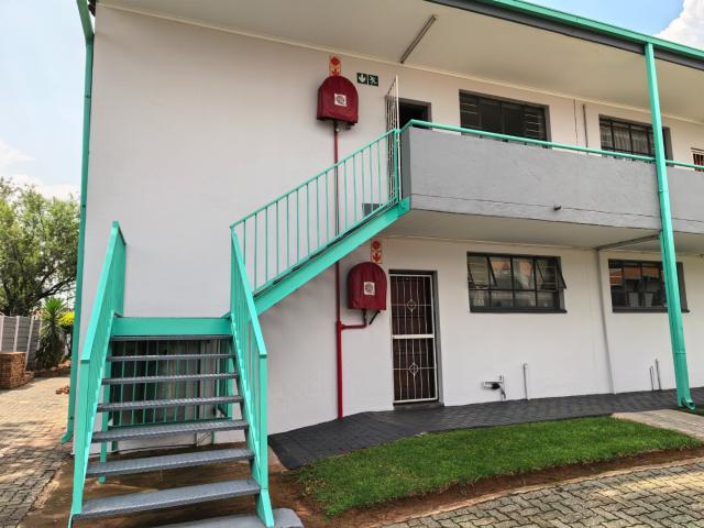 2 Bedroom Apartment / Flat For Sale in Verwoerdpark