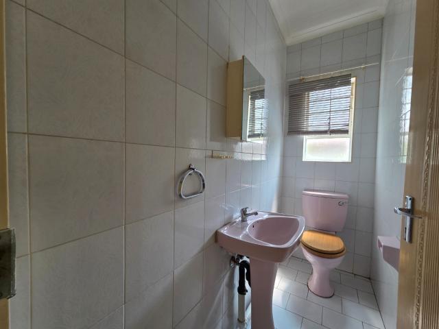 2 Bedroom Apartment / Flat For Sale in Verwoerdpark