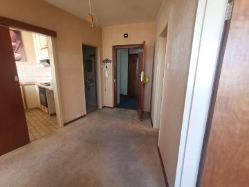 2 Bedroom Apartment / Flat For Sale in Vredehoek