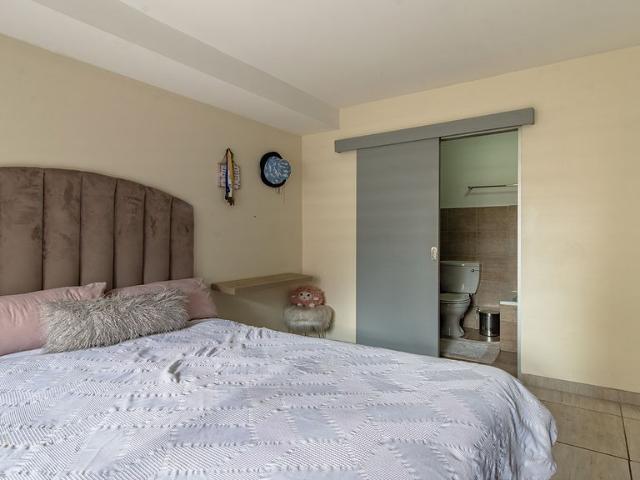 2 Bedroom Apartment / Flat For Sale in Zonnebloem