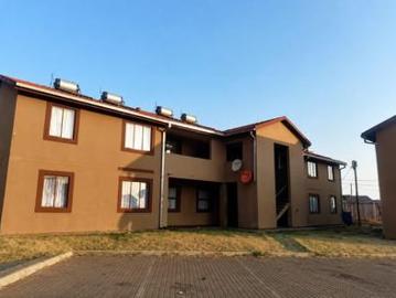 2 bedroom apartment / flat on the ma.