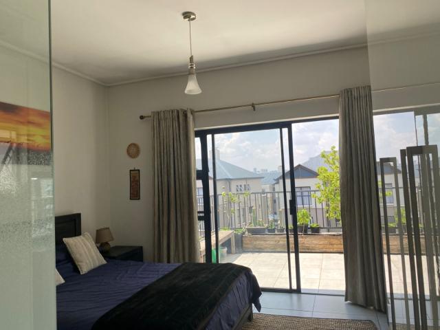 2 Bedroom Apartment / Flat To Rent in The Polofields