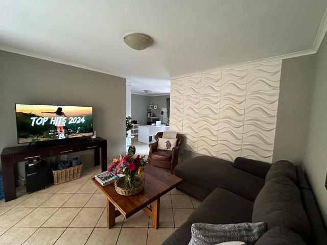 2 Bedroom Apartment / Flat To Rent in The Wilds