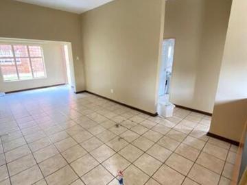 2 Bedroom Apartment / Flat to Rent in Universitas