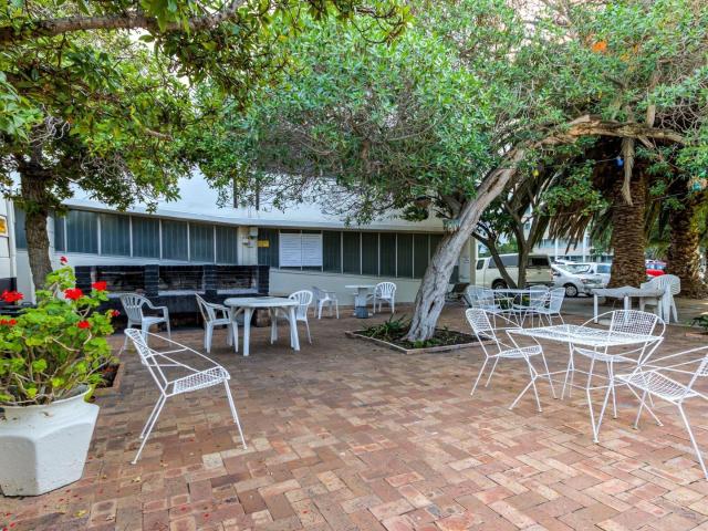 2 Bedroom Apartment / Flat To Rent in Van Ryneveld