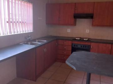 Apartment to rent in Emfuleni Local Municipality - Garden