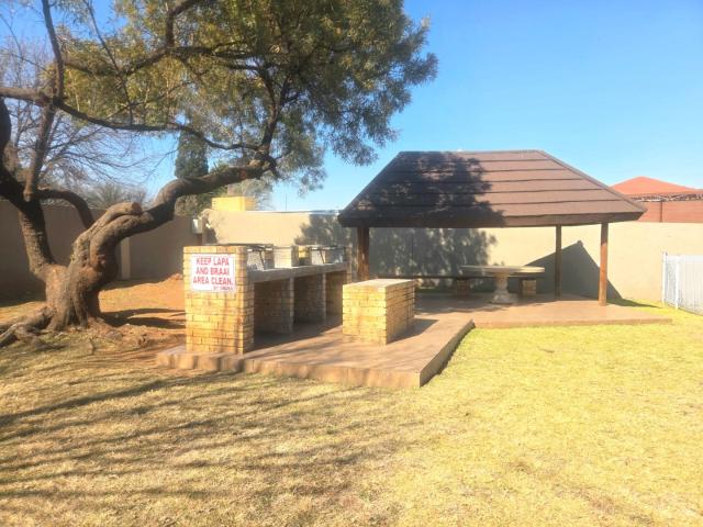 2 Bedroom Apartment / Flat To Rent in Vanderbijlpark SE 3