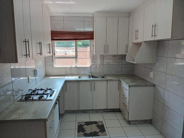 2 Bedroom Apartment / Flat To Rent in Veld En Vlei