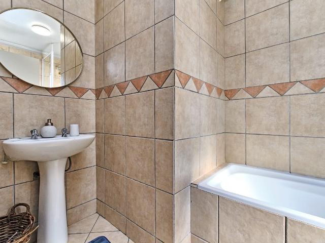 2 Bedroom Apartment / Flat To Rent in Vorna Valley