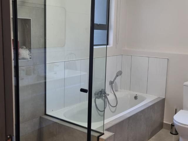 2 Bedroom Apartment / Flat To Rent in Waterkloof Park