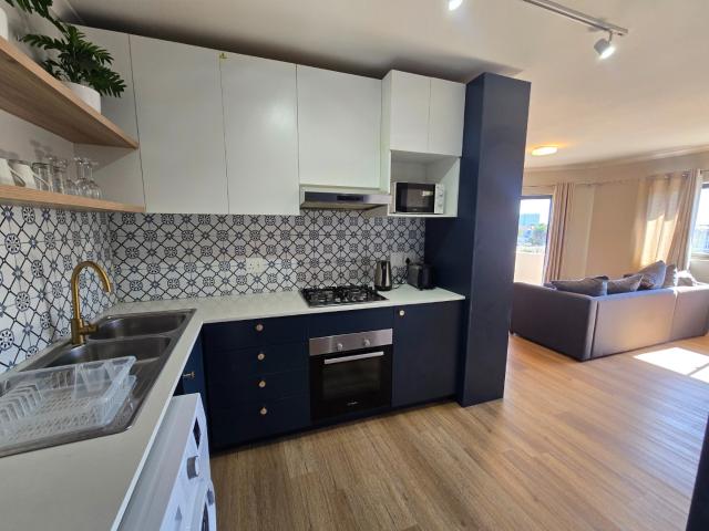 2 Bedroom Apartment / Flat To Rent in Waves Edge