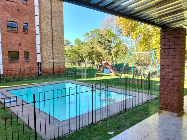 2 Bedroom Apartment / Flat to Rent in Weltevreden Park