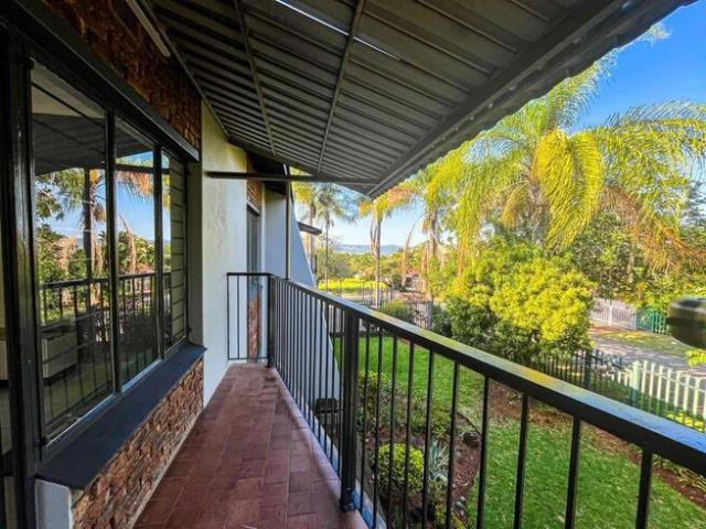 2 Bedroom Apartment / Flat to Rent in West Acres Ext 8