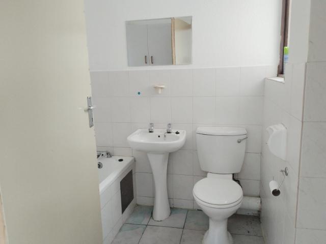 2 Bedroom Apartment / Flat To Rent in Winchester Hills