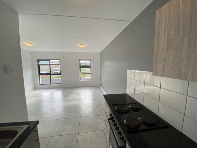 2 Bedroom Apartment / Flat To Rent in Aan de Wijnlanden