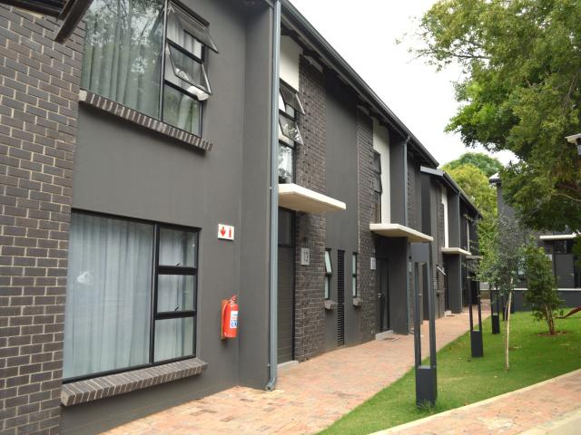 2 Bedroom Apartment / Flat To Rent in Alphen Park