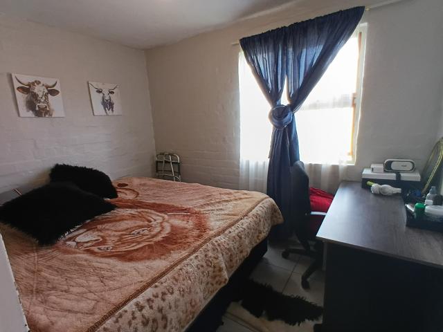 2 Bedroom Apartment / Flat To Rent in Amalinda