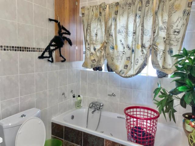 2 Bedroom Apartment / Flat To Rent in Amanzimtoti