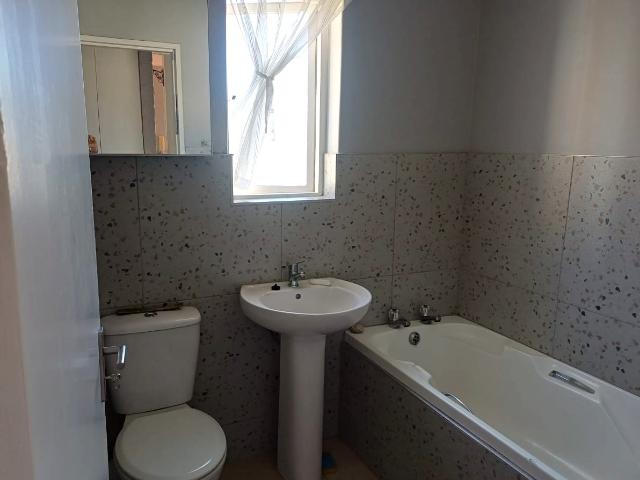 2 Bedroom Apartment / Flat To Rent in Aston Bay