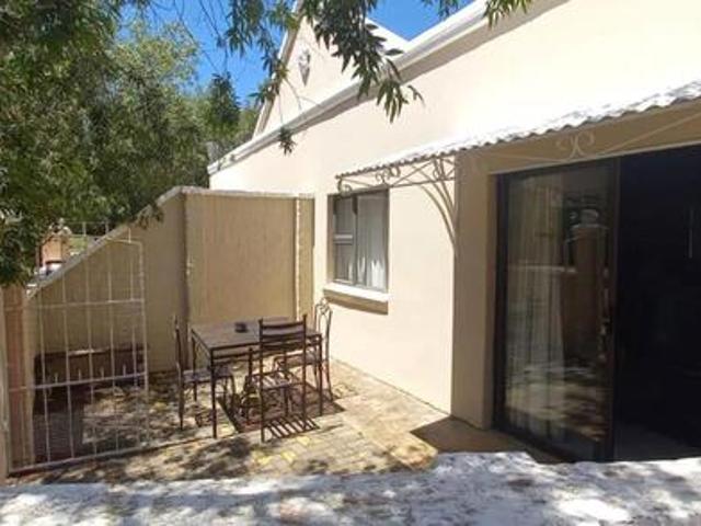 2 Bedroom Apartment / Flat to Rent in Bainsvlei