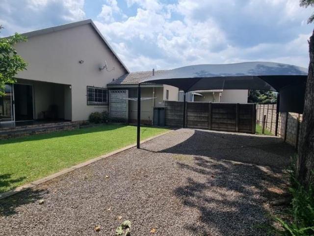 2 Bedroom Apartment / Flat to Rent in Barry Hertzog Park