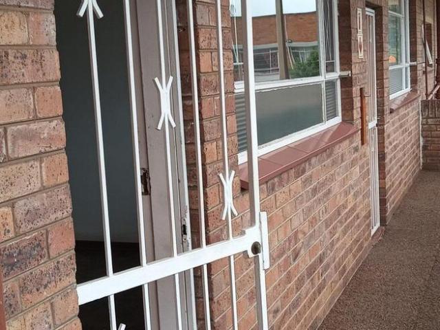 2 Bedroom Apartment / Flat to Rent in Benoni Central
